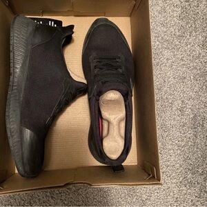 Skechers slip resistant shoes